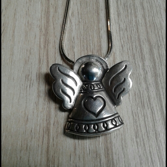 Sterling angel on sterling chain - Picture 2 of 6